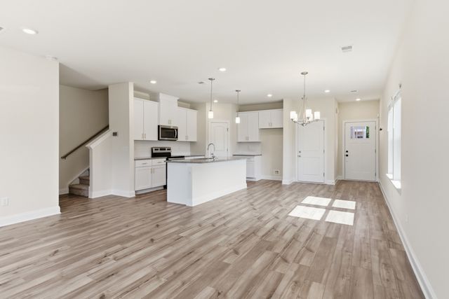862 Longleaf Ln, Columbia, TN 38401