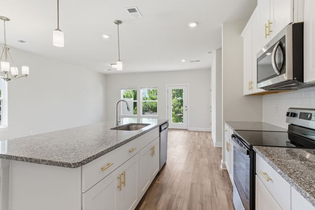 862 Longleaf Ln, Columbia, TN 38401