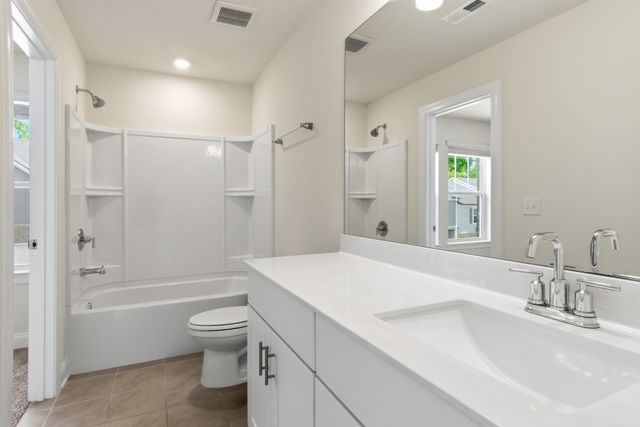 862 Longleaf Ln, Columbia, TN 38401