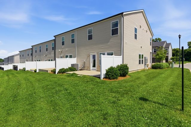 862 Longleaf Ln, Columbia, TN 38401