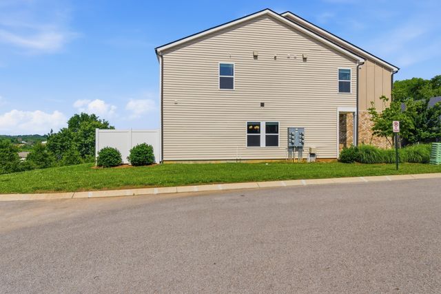 862 Longleaf Ln, Columbia, TN 38401