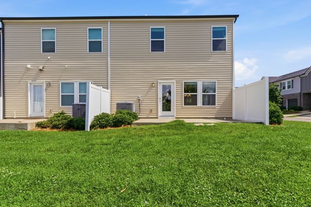 862 Longleaf Ln, Columbia, TN 38401