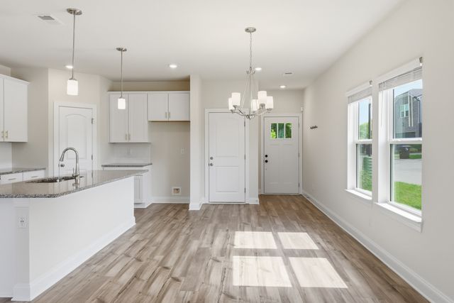 862 Longleaf Ln, Columbia, TN 38401