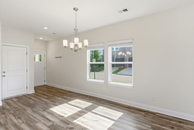 862 Longleaf Ln, Columbia, TN 38401
