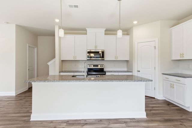 862 Longleaf Ln, Columbia, TN 38401