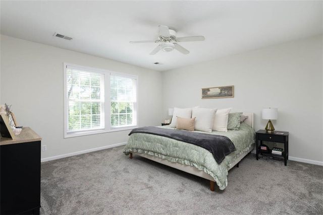 11000 NW FF Highway, Parkville, MO 64152