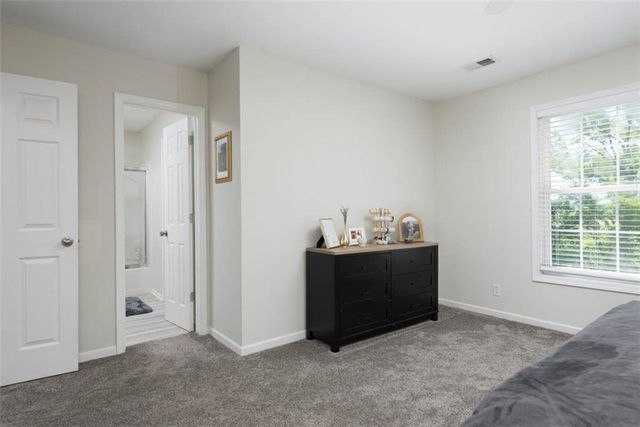 11000 NW FF Highway, Parkville, MO 64152