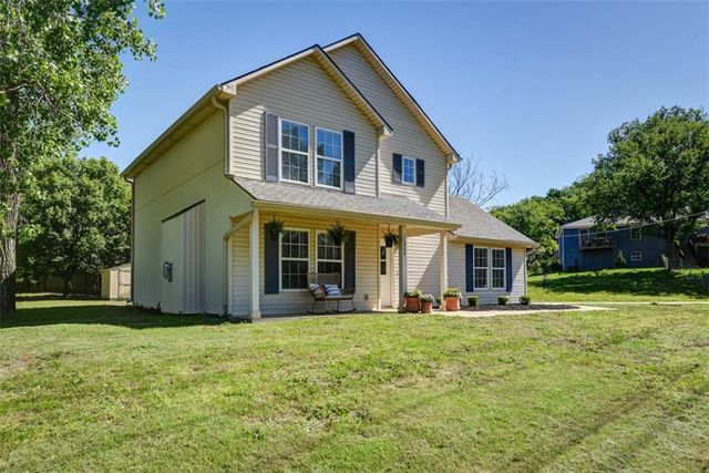 11000 NW FF Highway, Parkville, MO 64152