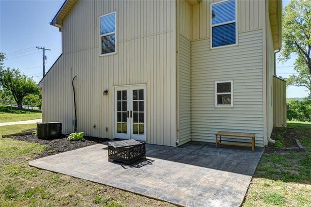 11000 NW FF Highway, Parkville, MO 64152