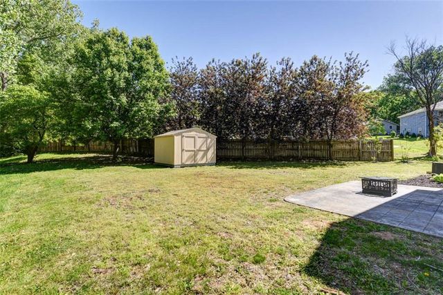 11000 NW FF Highway, Parkville, MO 64152