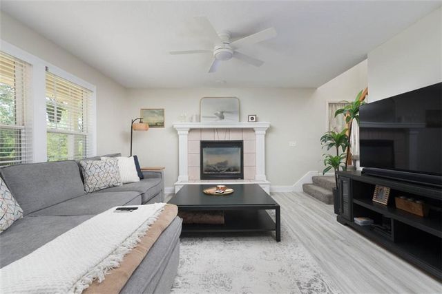 11000 NW FF Highway, Parkville, MO 64152