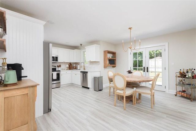 11000 NW FF Highway, Parkville, MO 64152