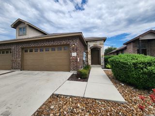 697 CREEKSIDE CIR, New Braunfels, TX 78130