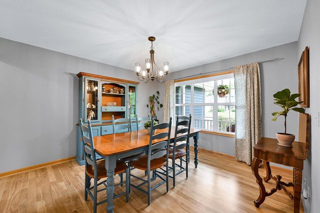 1952 Blackhawk DRIVE, Grafton, WI 53024
