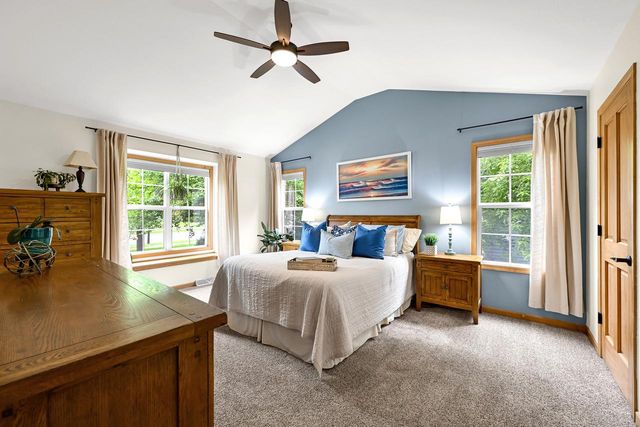 1952 Blackhawk DRIVE, Grafton, WI 53024