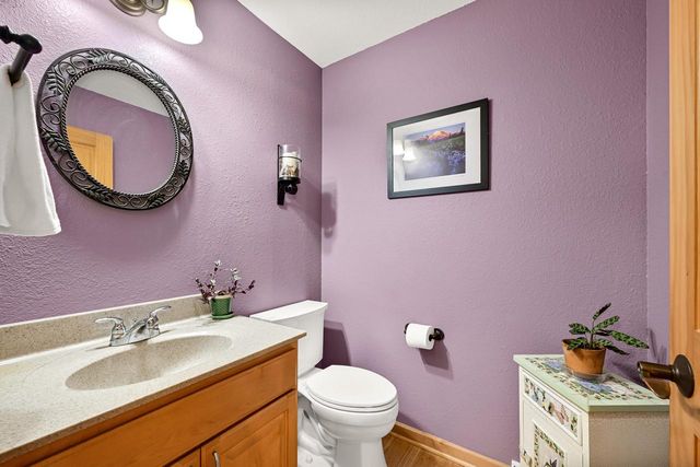1952 Blackhawk DRIVE, Grafton, WI 53024
