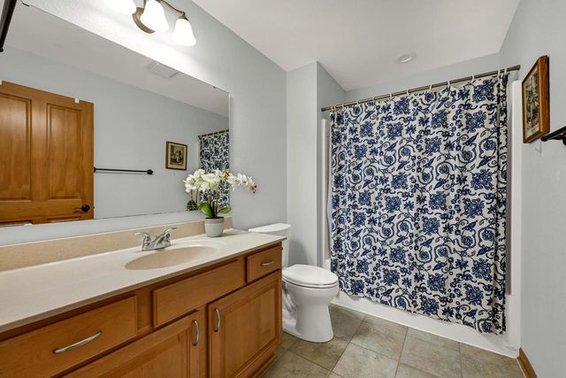 1952 Blackhawk DRIVE, Grafton, WI 53024