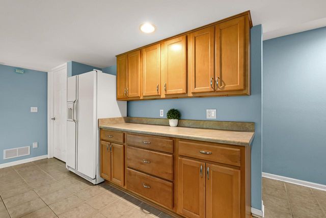 1952 Blackhawk DRIVE, Grafton, WI 53024