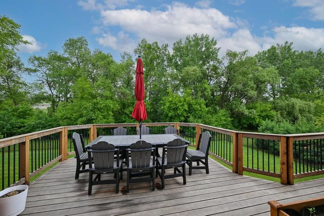 1952 Blackhawk DRIVE, Grafton, WI 53024