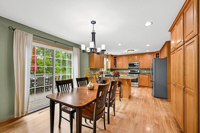 1952 Blackhawk DRIVE, Grafton, WI 53024
