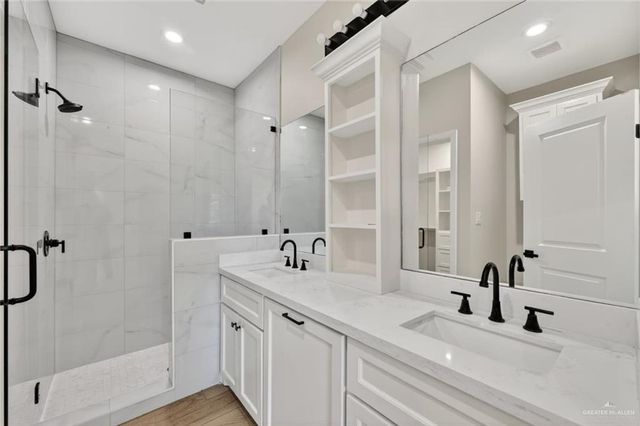 910 Trinity Street, Alamo, TX 78516