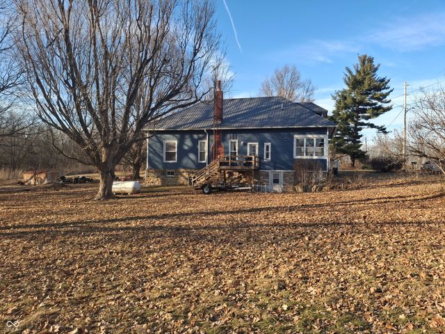 102 N Warren Street, West Lebanon, IN 47991