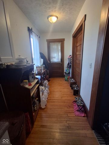 102 N Warren Street, West Lebanon, IN 47991