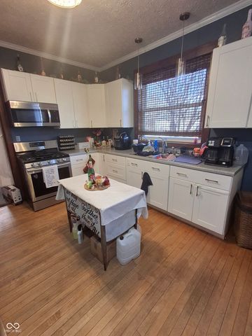 102 N Warren Street, West Lebanon, IN 47991