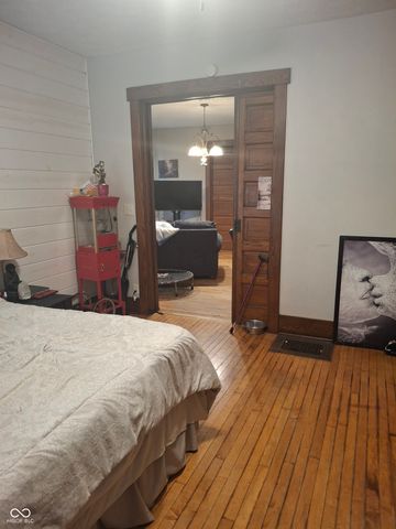 102 N Warren Street, West Lebanon, IN 47991