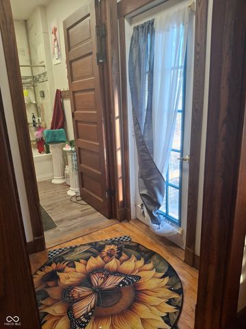 102 N Warren Street, West Lebanon, IN 47991