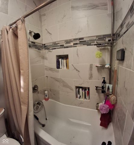 102 N Warren Street, West Lebanon, IN 47991