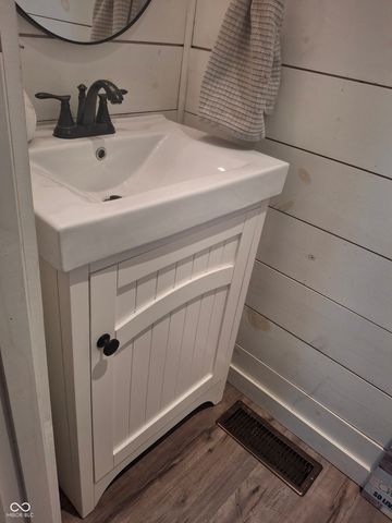 102 N Warren Street, West Lebanon, IN 47991