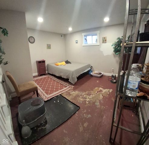 102 N Warren Street, West Lebanon, IN 47991