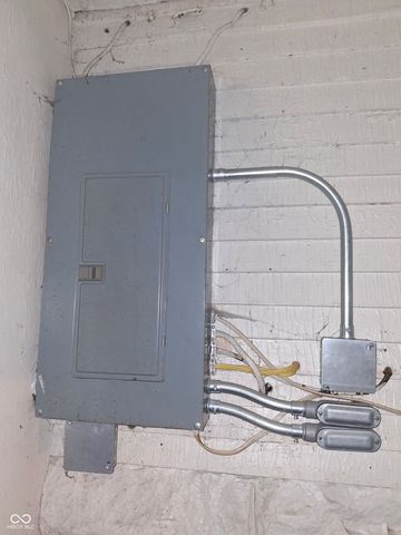 102 N Warren Street, West Lebanon, IN 47991