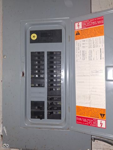 102 N Warren Street, West Lebanon, IN 47991