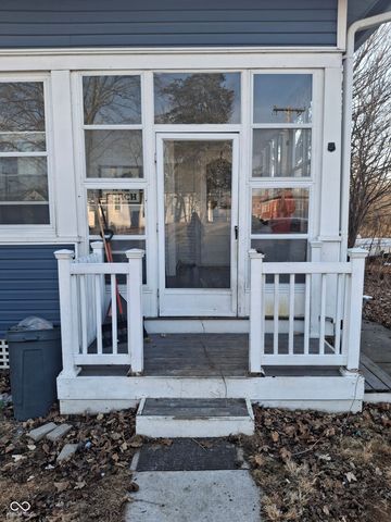 102 N Warren Street, West Lebanon, IN 47991