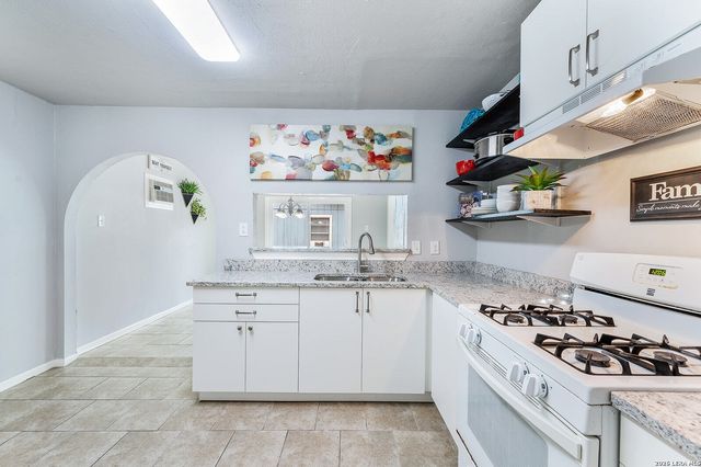 139 W ACADEMY ST, San Antonio, TX 78226
