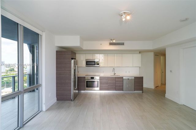 1010 SW 2nd Ave 909, Miami, FL 33130