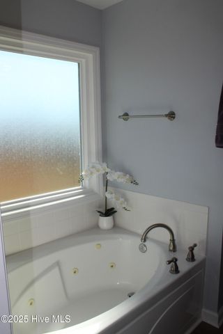 305 Trappers Road, Hubert, NC 28539