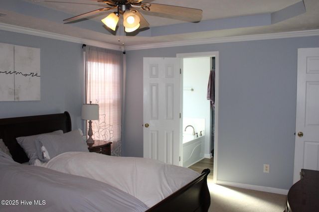 305 Trappers Road, Hubert, NC 28539