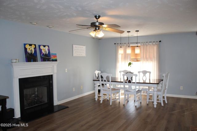 305 Trappers Road, Hubert, NC 28539