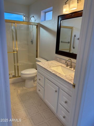 2221 E UNION HILLS Drive 165, Phoenix, AZ 85024