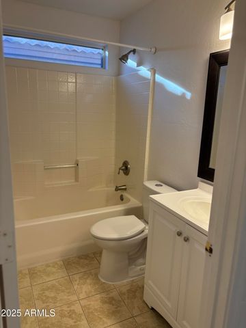 2221 E UNION HILLS Drive 165, Phoenix, AZ 85024