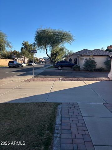 2221 E UNION HILLS Drive 165, Phoenix, AZ 85024