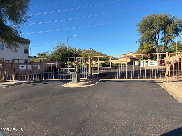 2221 E UNION HILLS Drive 165, Phoenix, AZ 85024