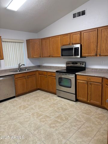 2221 E UNION HILLS Drive 165, Phoenix, AZ 85024