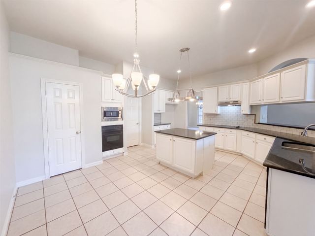 6 Cimarron Court, Trophy Club, TX 76262