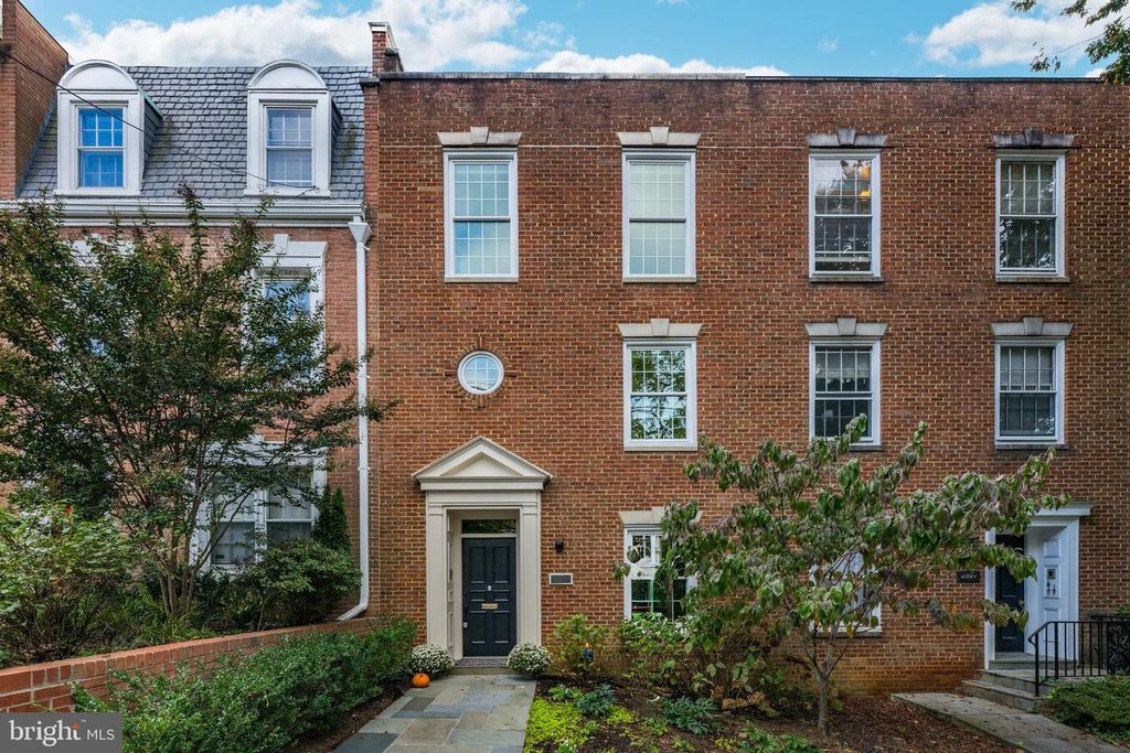 4224 RIVER RD NW, Washington, DC 20016