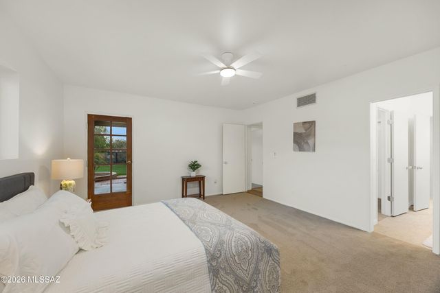 8020 N La Oesta Avenue, Tucson, AZ 85704