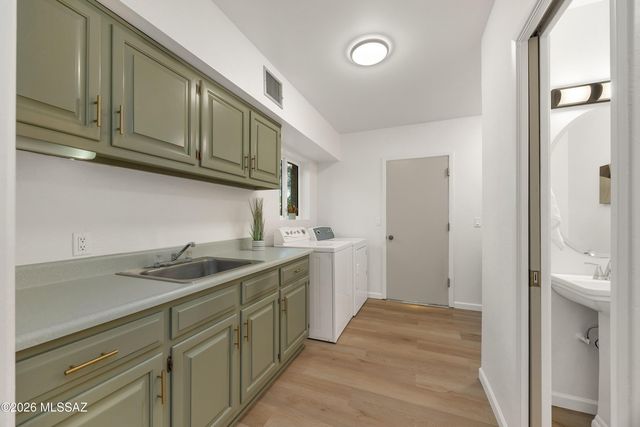 8020 N La Oesta Avenue, Tucson, AZ 85704